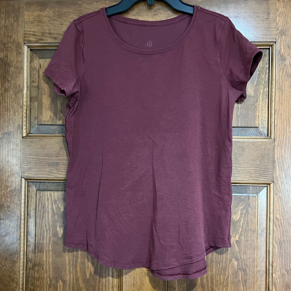 Lululemon tshirt
